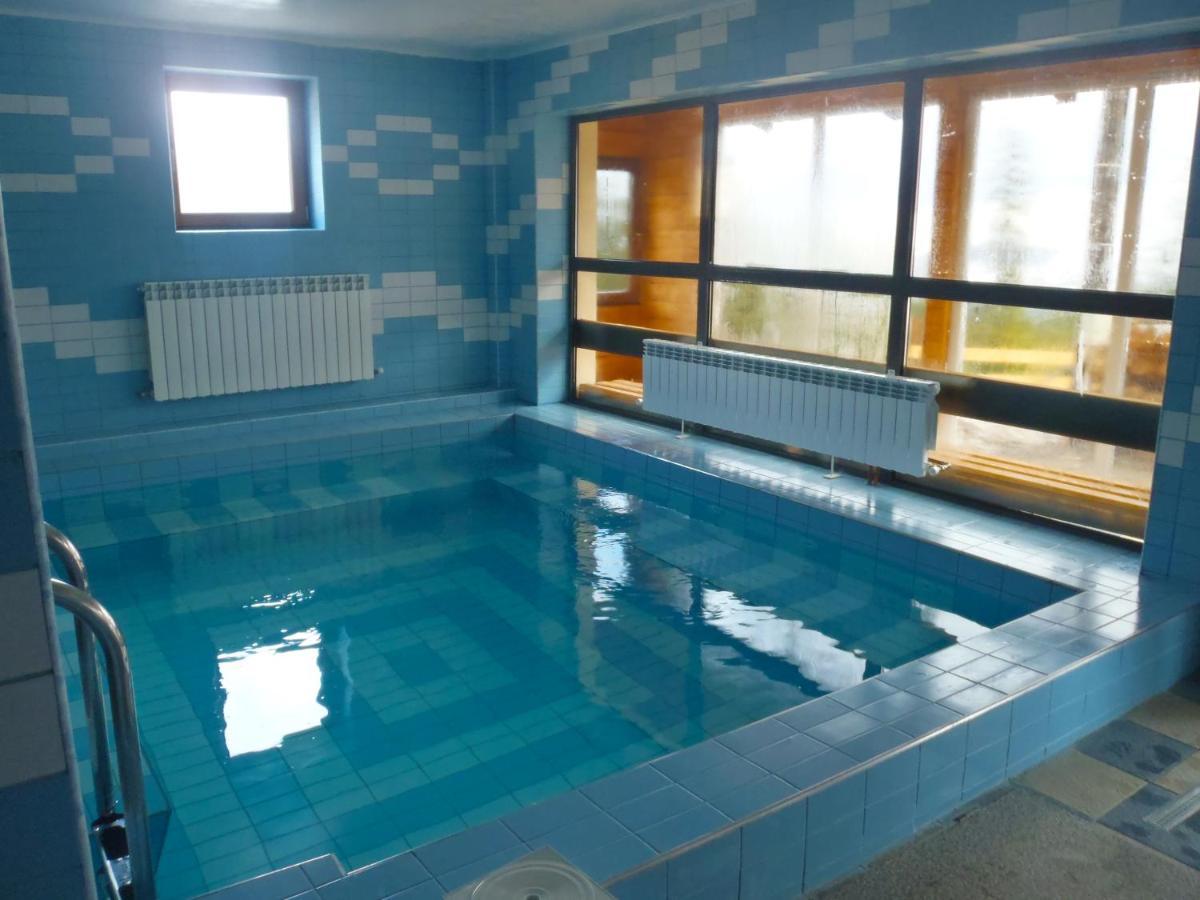Pensiunea Skiland Muntele Baisorii Esterno foto